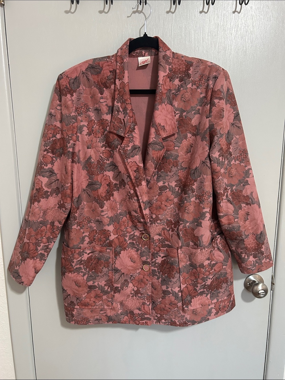 Vintage G.W. Women’s Oversized Floral Blazer Jacket